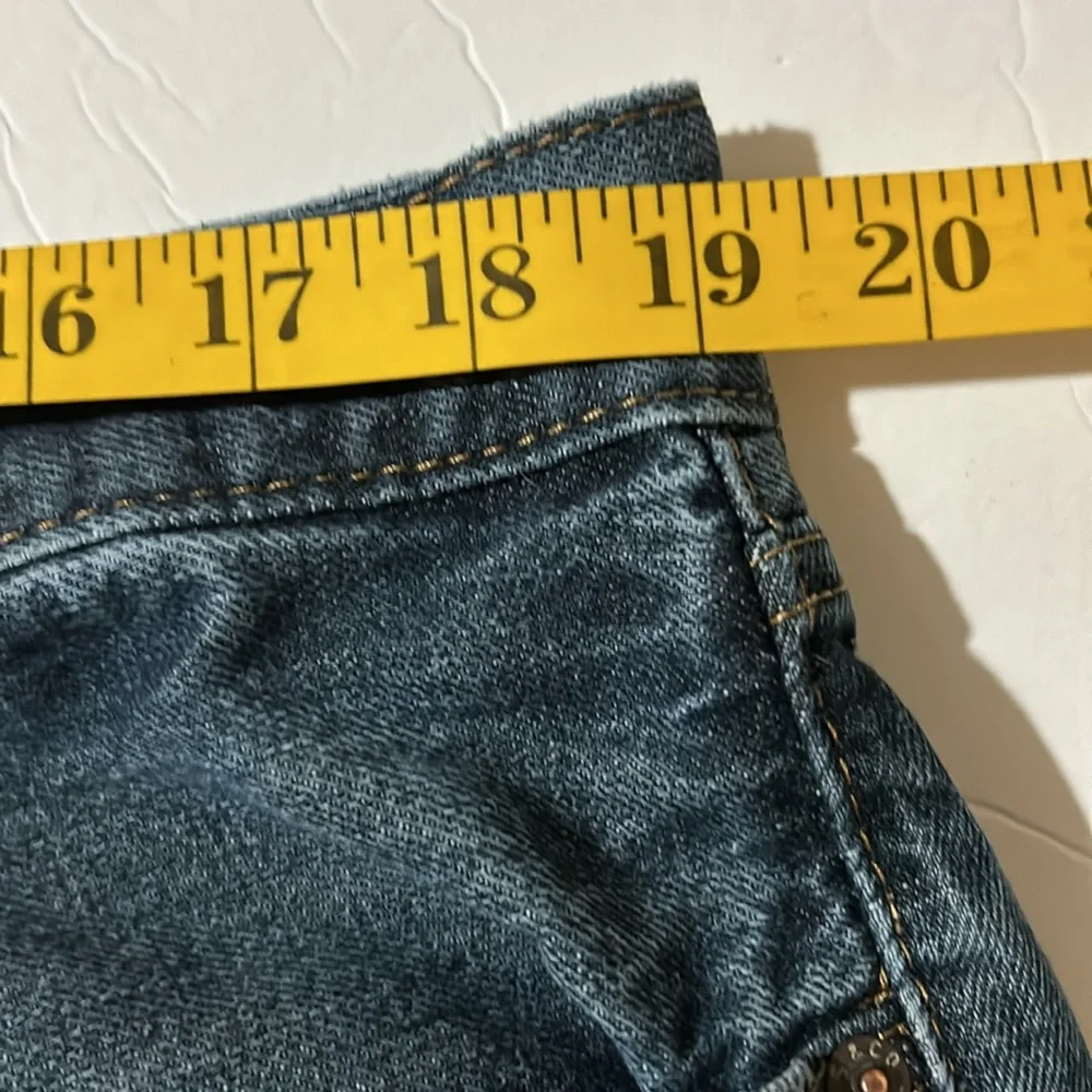 Levi's 559 Men's Relaxed Straight Jeans Size 38X34 Measure 32 Comfort Some Wear